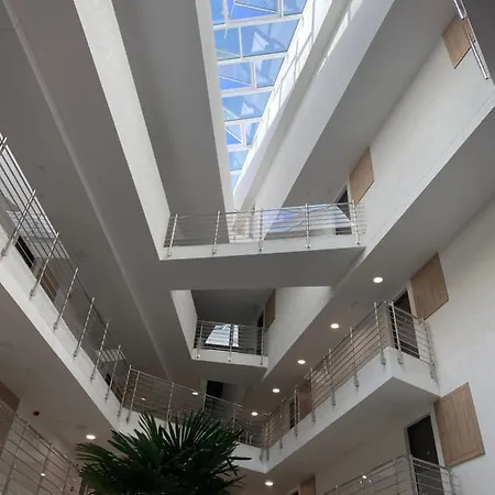 Sunshine Deluxe Apartment *